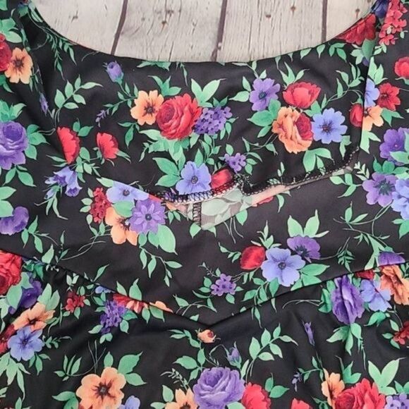 Vintage 70s Black Bright Floral Flowy Tank Top - Picture 5 of 13